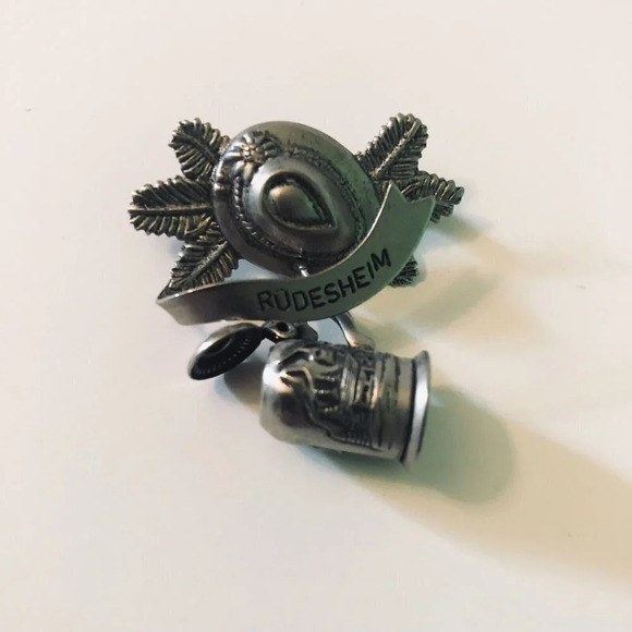 Vintage German Travel Souvenir Hat Pin Oktoberfest  Rudesheim Stein - Picture 6 of 9